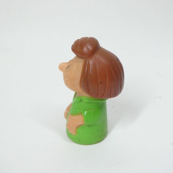 Peppermint Patty 2" Tall Peanuts Figure Plastic United Feature Syndicate Vintag - Picture 2 of 7